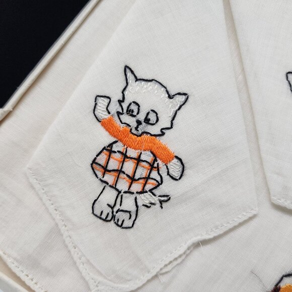 Vintage Children's Handkerchief Set With Embroidered Animals Cat Dog & Elephant - Picture 4 of 10